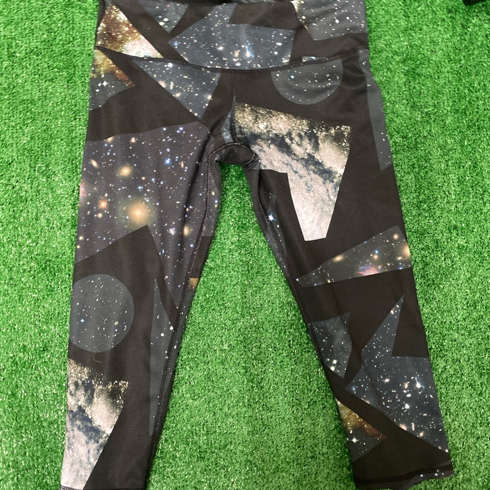 Alo Capri leggings galaxy
